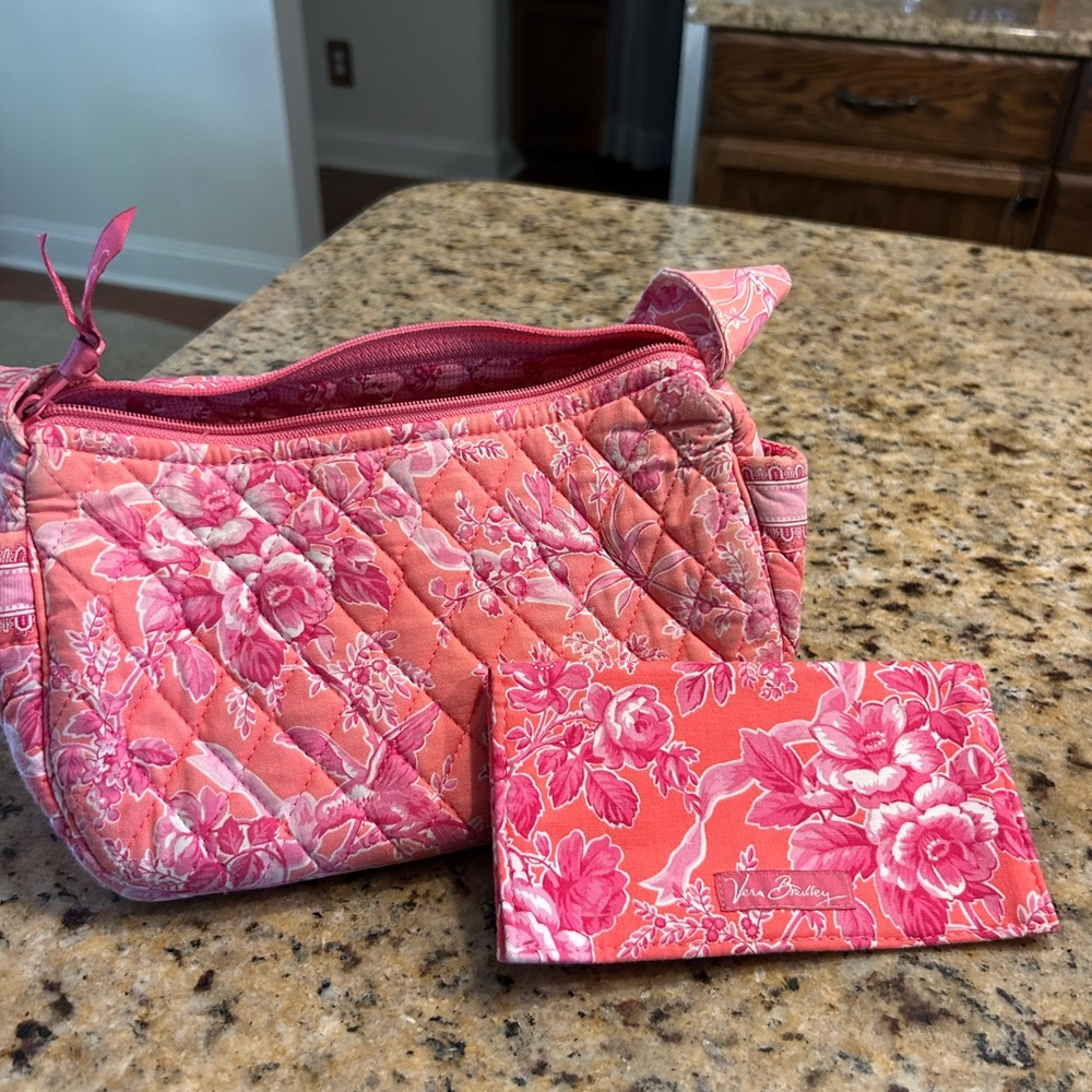 Vera Bradley Pink Floral Quilted Women's Bag with wallet